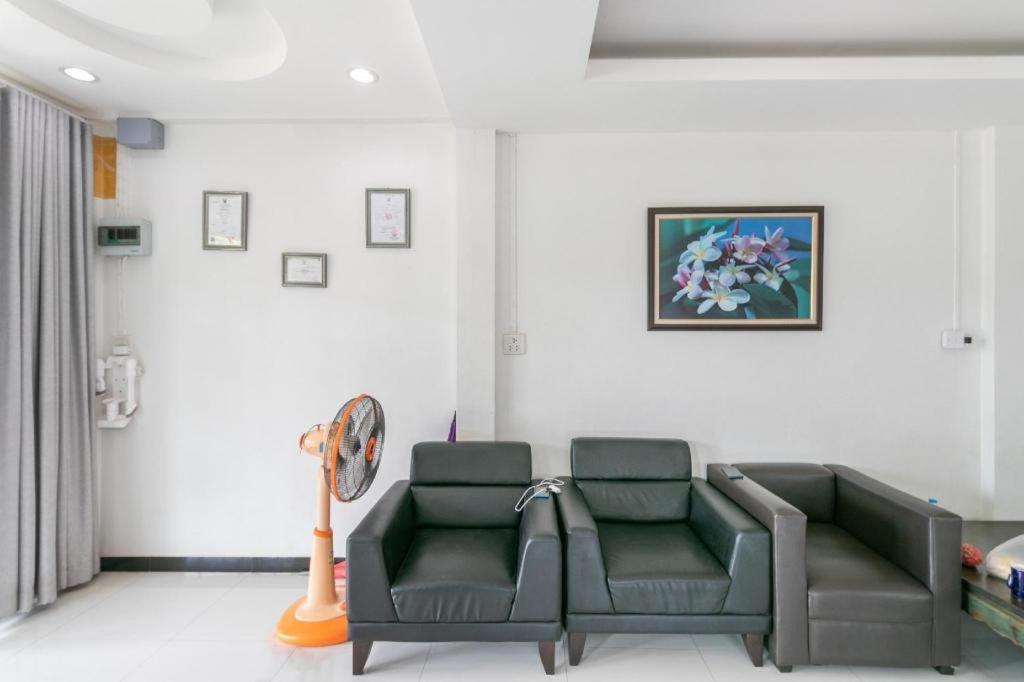 Oyo 75305 T Park Pak Chong Hotell Mu Si Eksteriør bilde