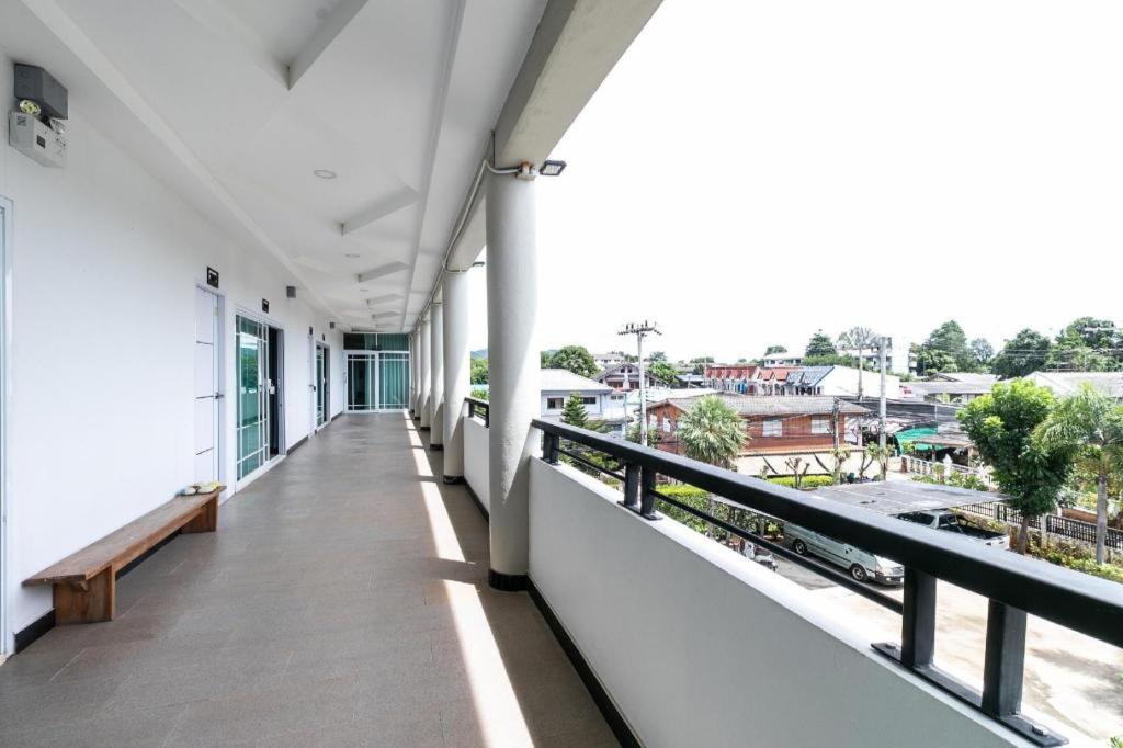 Oyo 75305 T Park Pak Chong Hotell Mu Si Eksteriør bilde